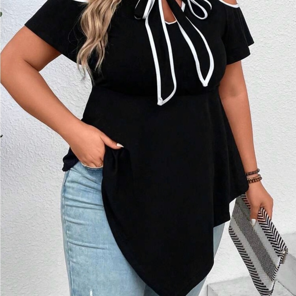 SHEIN Clasi Plus Contrast Binding Tie Neck Cold Shoulder Asymmetrical Hem Tee